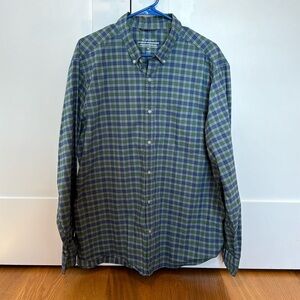 Vineyard Vines On-The-Go Button-Up Green and Blue Plaid Men’s Shirt in Size XL